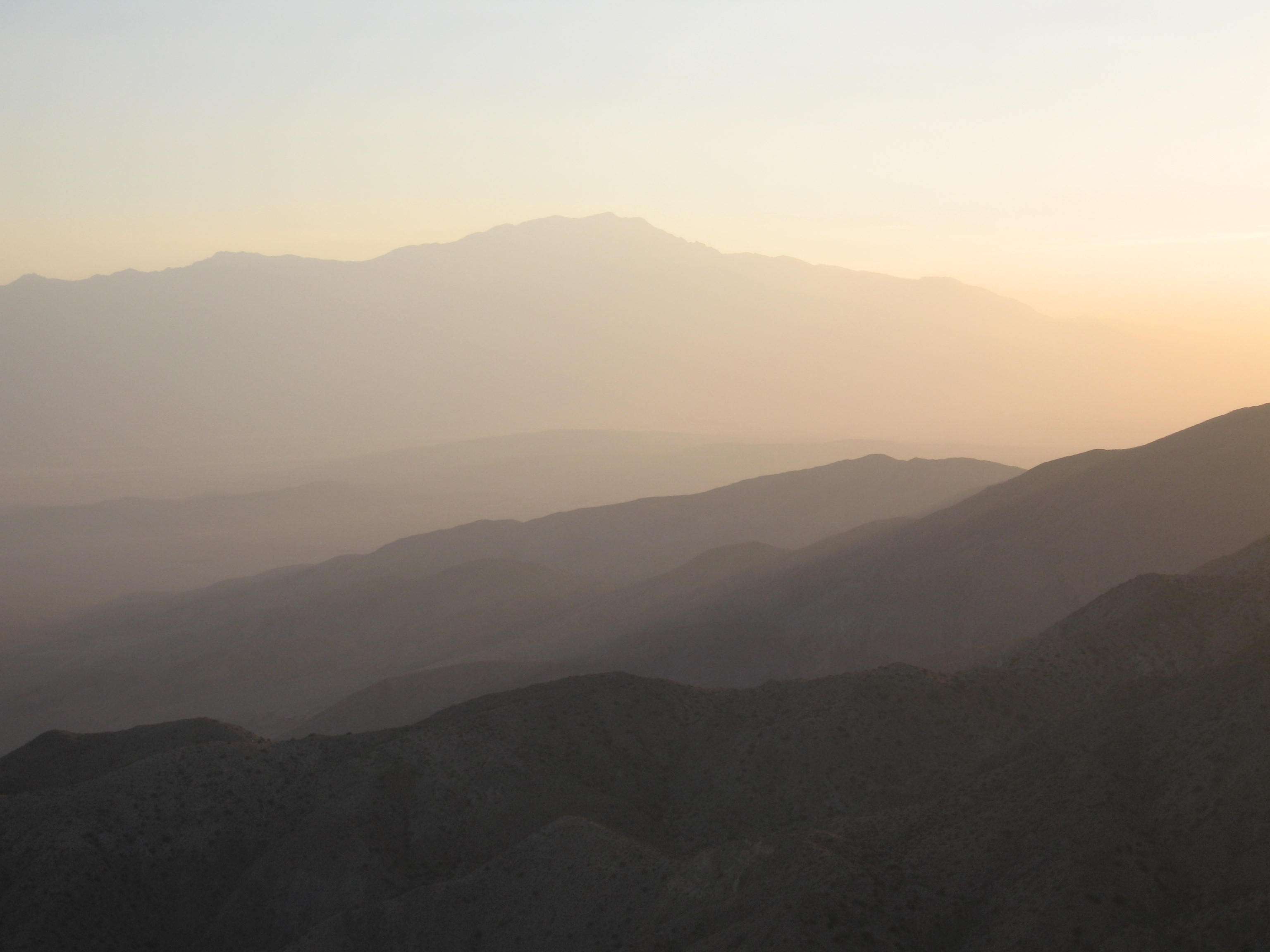 Image of air pollution in Joshua Tree National Park